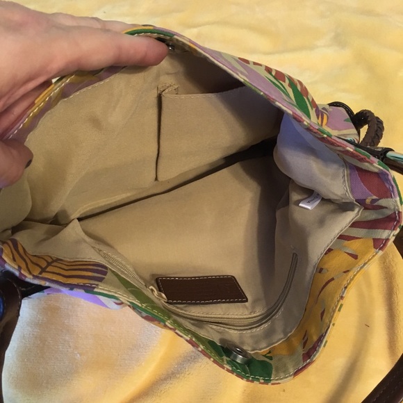 ✨HOST PICK✨ Relic botanical print purse - Picture 7 of 9